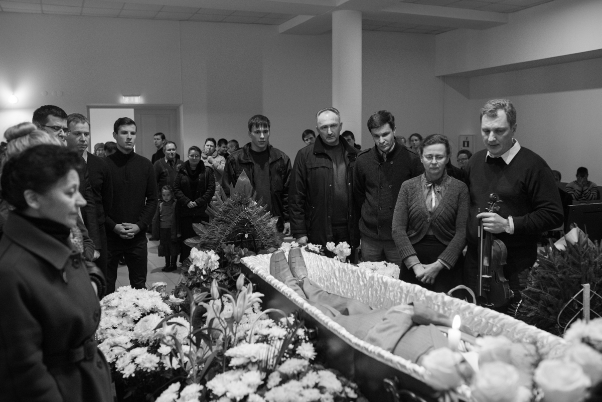 Прощание братьев. Похороны Николая Рыбникова.